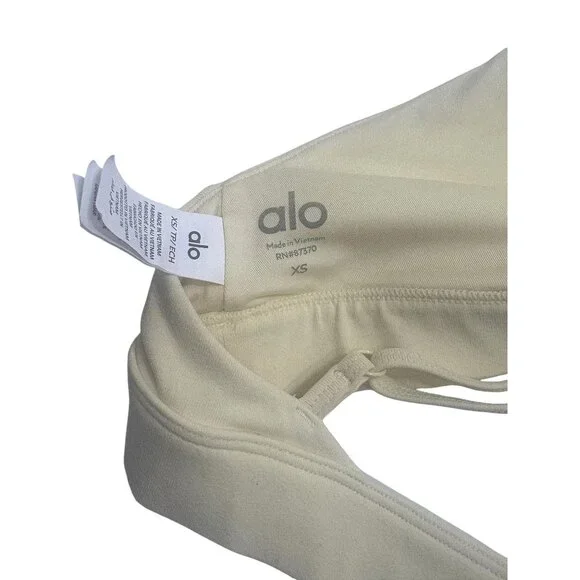 ALO Yoga Splendor Bra in Lemon Ice - threedaughtersproperties.com
